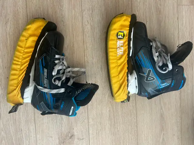 Full set of used, high quality youth goalie gear in Hockey in City of Toronto - Image 7