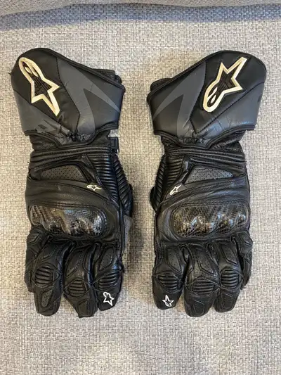 Selling my Alpinestars SP1 motorcycle gloves in size XL. These gloves are designed for superior prot...