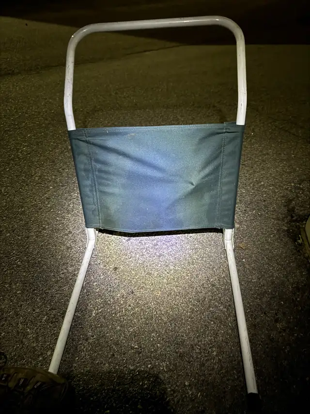 beach fold up chair for sale  in Chairs & Recliners in Penticton - Image 3