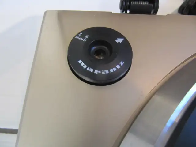 Vintage Marantz TT 2000 Direct Drive Turntable XCond Circa 1981 in Arts & Collectibles in Mississauga / Peel Region - Image 9