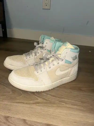 Air Jordan 1 High OG - size 10, View more