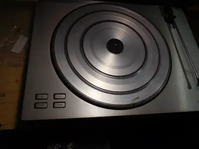 Liquidation pour pieces Bang and Olufson table tournante, View more