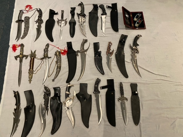 Knife and Sword Collection dans Art et objets de collection  à Winnipeg - Image 3