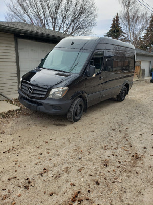 2017 Mercedes-Benz Sprinter Van 2500 144" WB