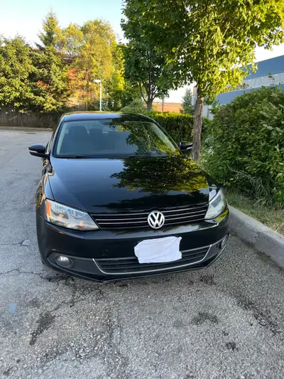 original owner All service records available. 2.5 -5 cylinder engine has timing chain not belt. A/C...