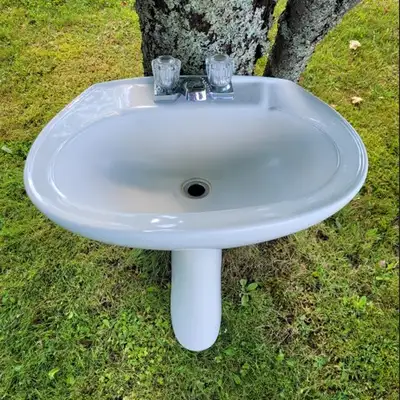 ✨Lavabo sur pied et robinetterie✨, View more
