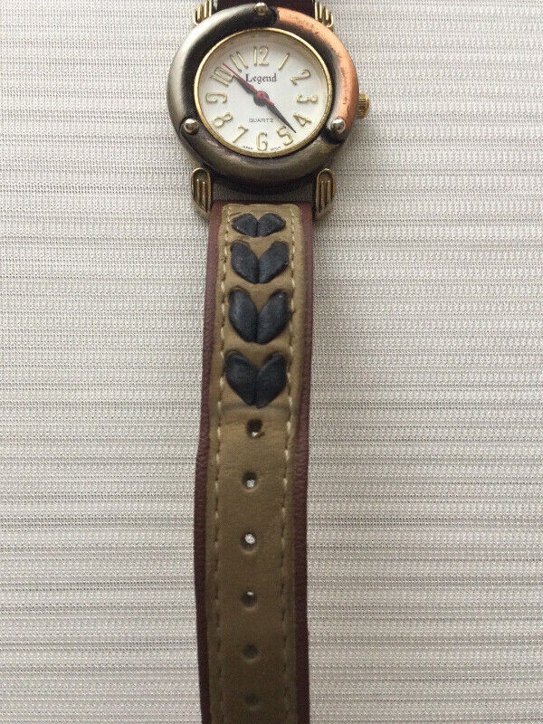 Ladies Legend Quartz Watch in Jewellery & Watches in Edmonton - Image 2