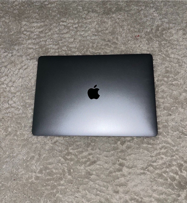 Macbook air (2019) 13.3 Retina 1.6GHz Dual core 15 in Laptops in City of Toronto