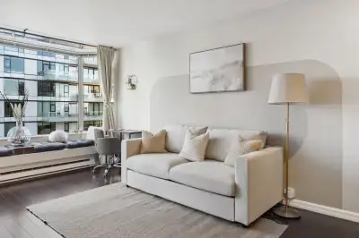 DT Penthouse 1b1b with free parking available Oct-March