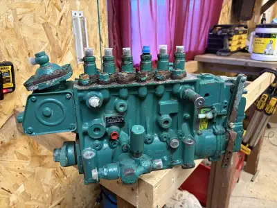 Selling a Bosch P3000 injection pump from a Volvo penta TAMD-71. Pump came from a working engine, do...