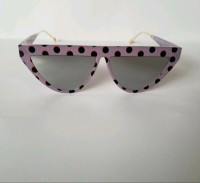 BRAND NEW! Womens Sunglasses. Lunettes de Soleil Neuves.