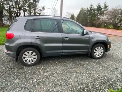 2013 VW Tiguan 2.0 TSI Comfortline 4MOTION Exterior - Pepper Grey Metallic Interior - Titan Black -...