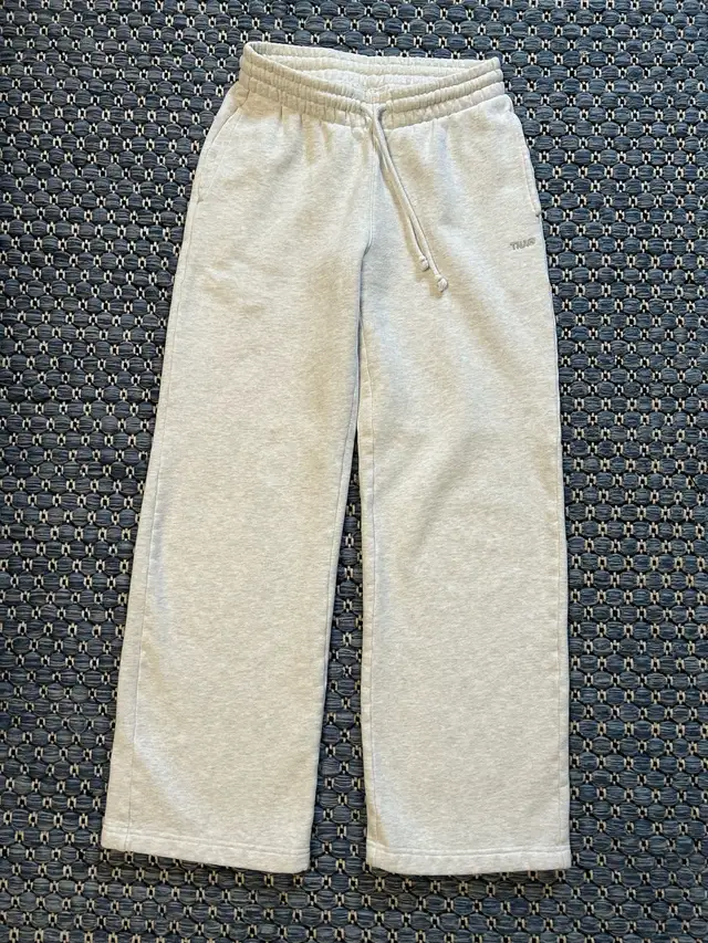 Sweatpants TNA in Women's - Bottoms in Mississauga / Peel Region - Image 2