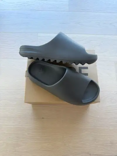 Adidas Yeezy Slide "Granite" - size 10, View more