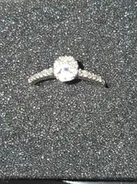 10K white gold natural diamond ring 