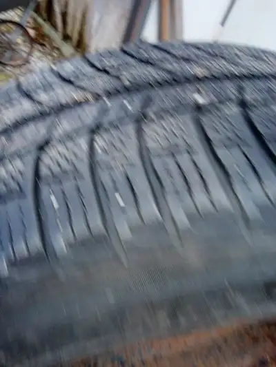 225/60 18 Michelin 5/5.375 (111mm approx.) hole pattern Good for a few winters. $125 or try offer