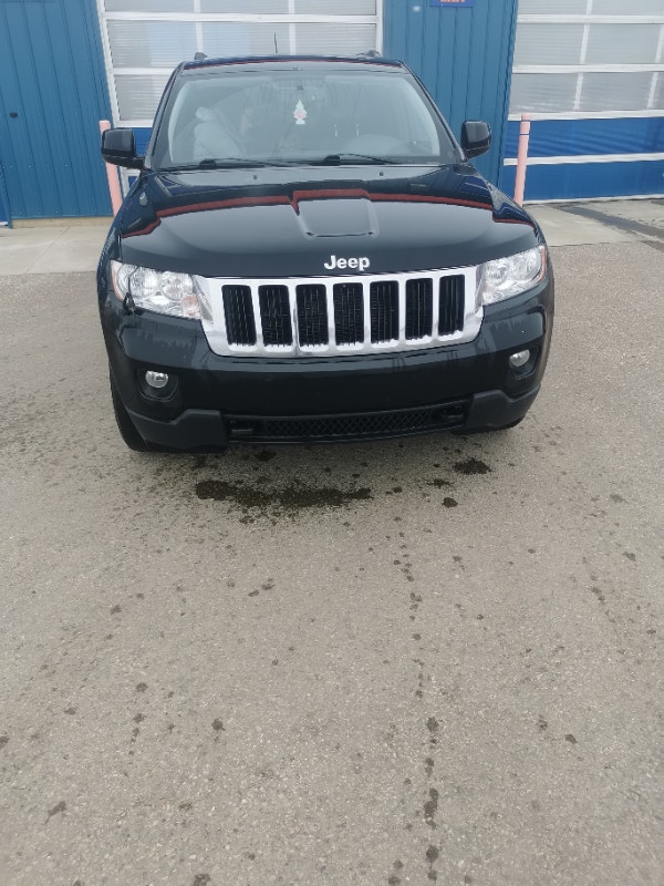 2012 Jeep Grand Cherokee Laredo Cars & Trucks Red Deer Kijiji