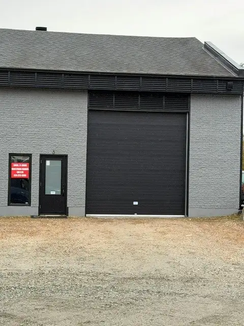 *** COMMERCIAL SPACE FOR RENT ***