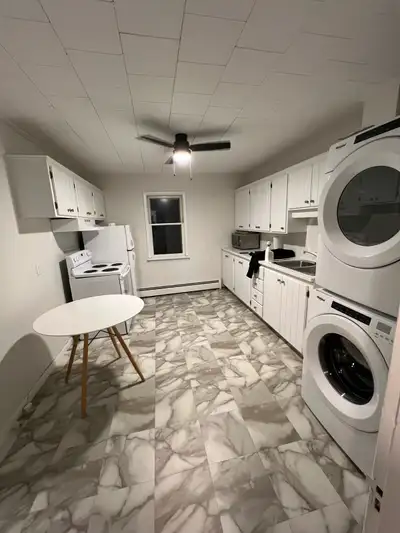 “Available March 1 “ This spacious 2-bedroom apartment is located downtown, featuring modern ameniti...