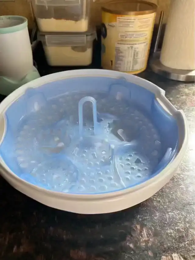 Philips AVENT Microwave Steam Sterilizer for Bottles in Other in Ottawa - Image 3