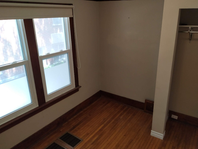 House for rent near Queens University - 5 bedrooms in Long Term Rentals in Kingston - Image 4