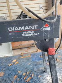 Rubi Diamant pro series wet tile saw.