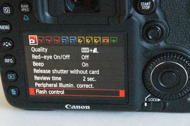 Canon DSLR EOS 7D avec 3 objectifs et accessoires dans Appareils photo et caméras  à Longueuil/Rive Sud - Image 3