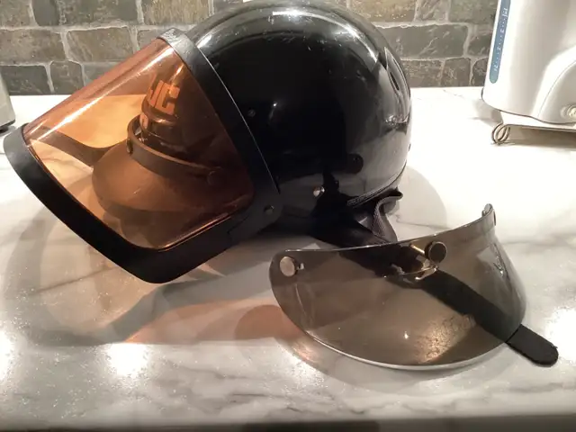 Casque de moto un neuf un usager bol small in Motorcycle Parts & Accessories in Longueuil / South Shore - Image 6
