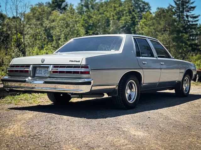 Pontiac Parisienne in Classic Cars in Muskoka - Image 3