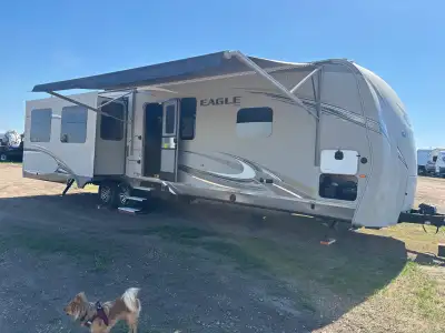 2018 Jayco Eagle 338 RETS UNIT# 2026-14 9968 lbs. UVW / 11700 lbs. GVWR Sleeps 4 The 2018 Jayco Eagl...