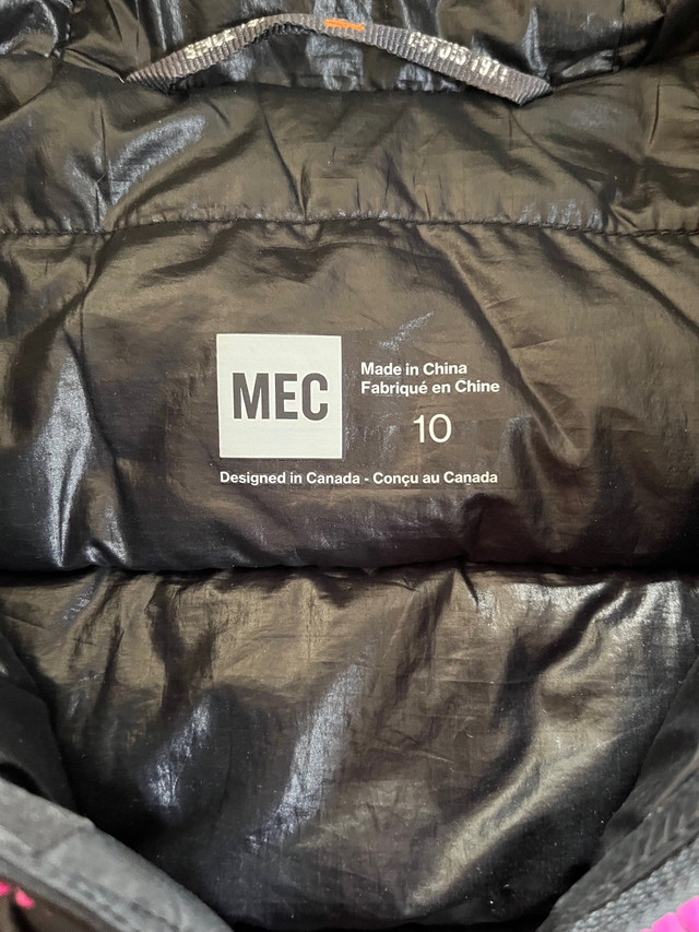 MEC Tremblant Jacket - Youth Size 10 in Kids & Youth in Calgary - Image 3