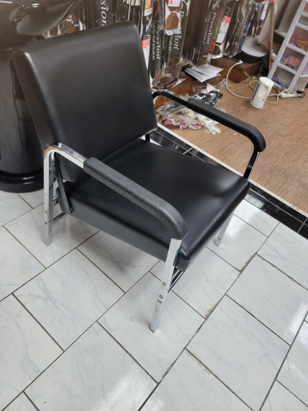 Salon furniture in Other in City of Toronto - Image 4