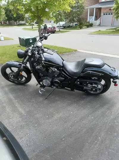 BEAUTIFUL YAMAHA STRYKER RAVEN EDITION, Chopper Inspired 1304cc V Twin, excellent condition, only 15...