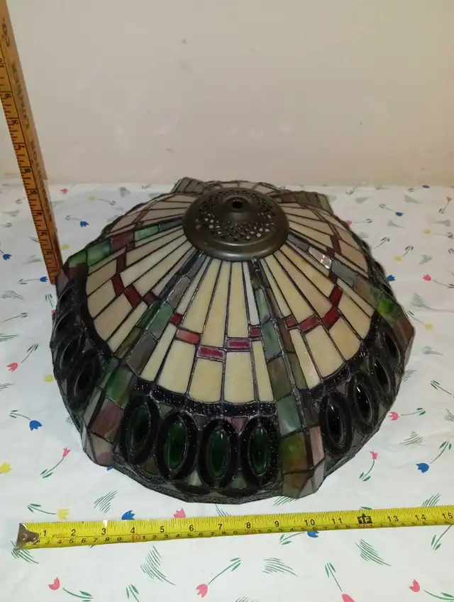 16" Vintage TIFANNY Style Stained Glass in Mint condition in Indoor Lighting & Fans in Cambridge - Image 3