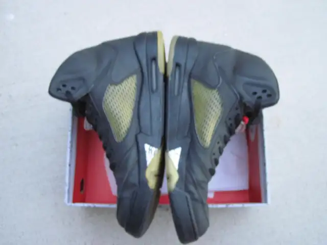 Jordan 5 Size 12 in Men's Shoes in Markham / York Region - Image 7