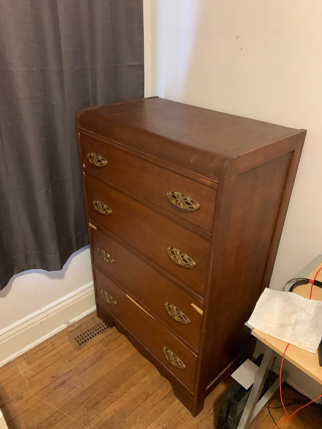 Chest of Drawers in Dressers & Wardrobes in Hamilton - Image 2
