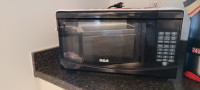 RCA 0.7 cU. Ft. Microwave Oven (Used!) ~ $100