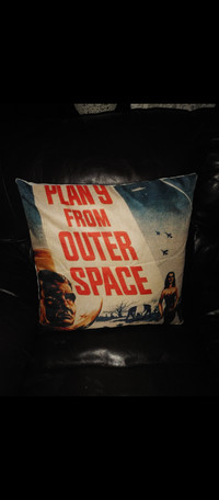 PLAN 9 FROM OUTER SPACE - SCI FI - COLLECTORS PILLOW