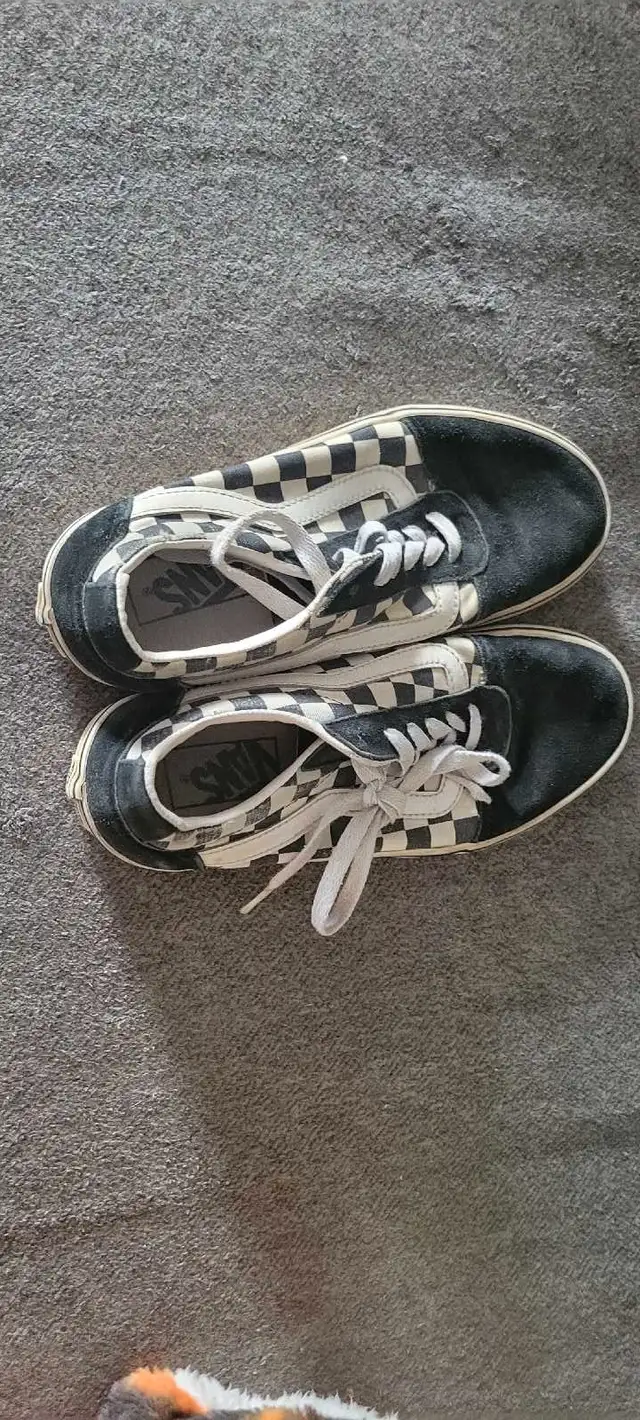 Girls vans shoes size 6.563234912362625123