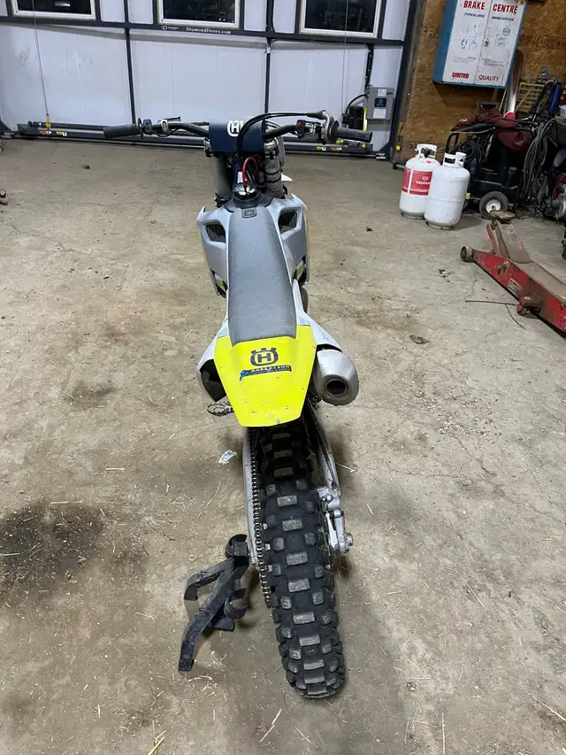 2023 Husqvarna FC250 in Dirt Bikes & Motocross in Moose Jaw - Image 5