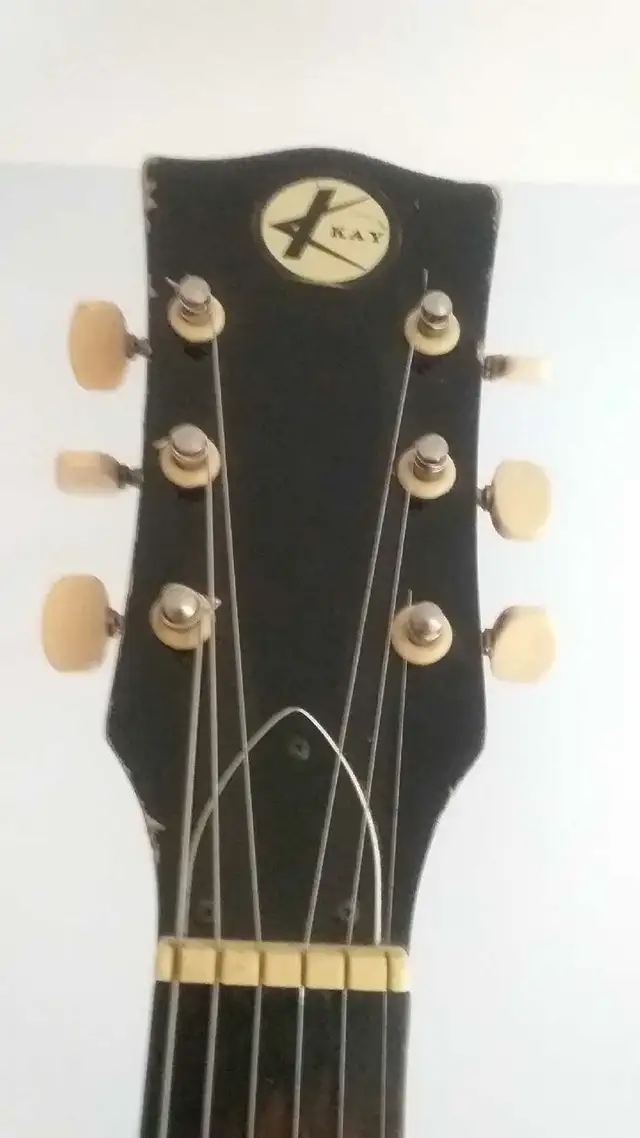 vintage guitar  in Guitars in Peterborough - Image 4