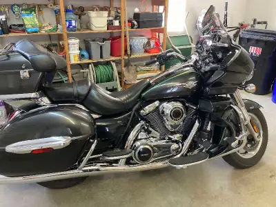 Kawasaki Vulcan Voyageur 1700 Année 2015. 146000 km Super bonne condition Très confortable autant po...