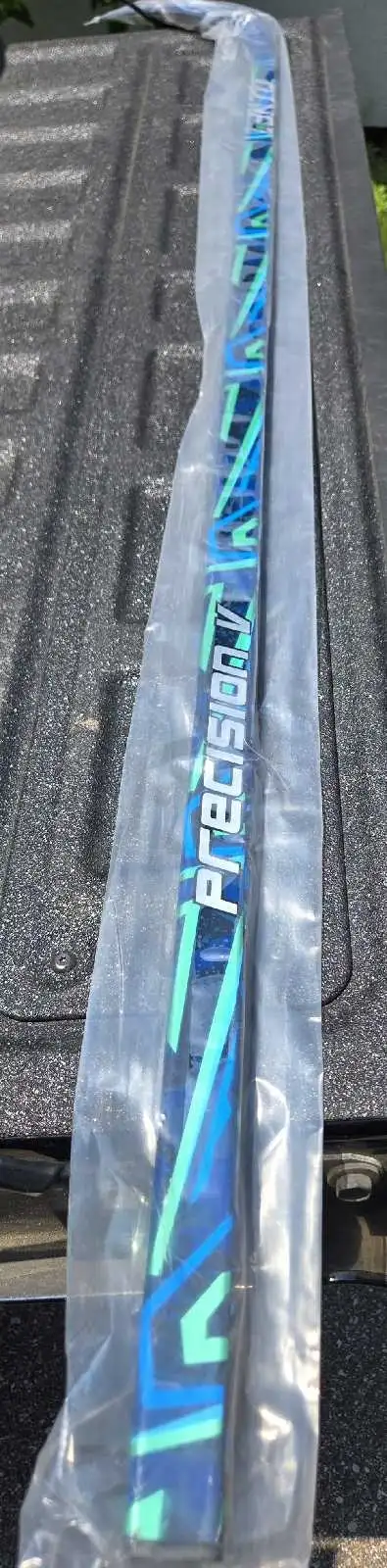 Zakto Precision V 55 Flex and 65 Flex availabl in Hockey in City of Toronto - Image 4
