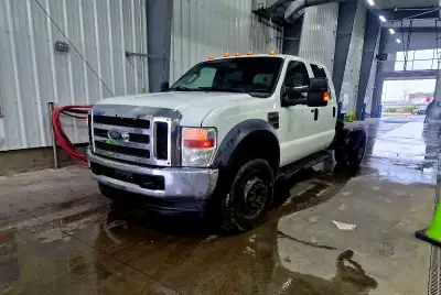 2010 Ford F-550 Super Duty 6.4L PowerStroke Diesel 4x4 Cab & Chassis Dually - Extremely Low Kms If y...