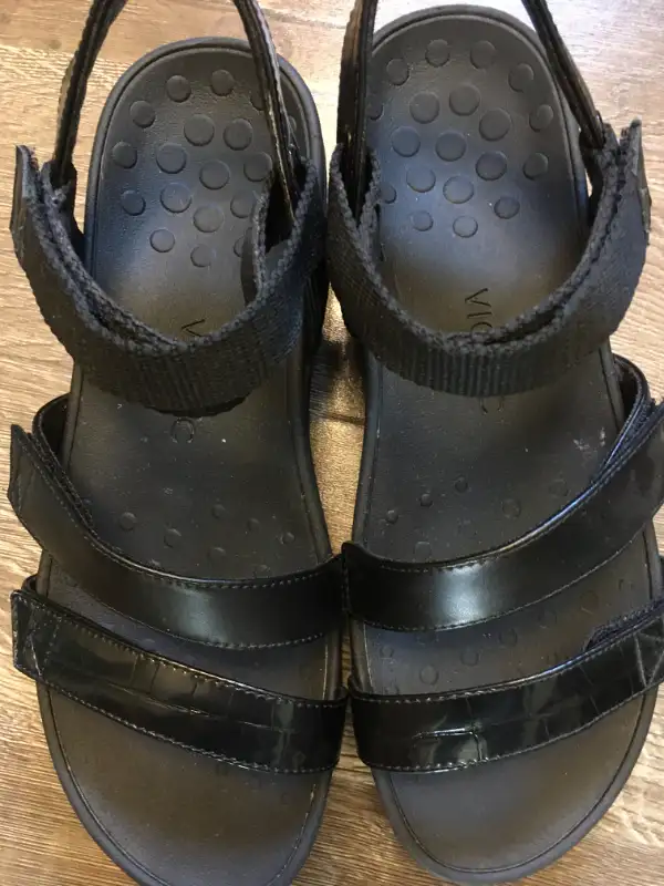 Vionic Ankle Strap Sandals Size 10 - New in Women's - Shoes in Medicine Hat - Image 2
