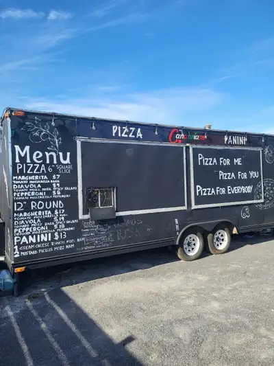 Selling becouse of family matters, this beatiful trailer has strong bones to start a business in the...
