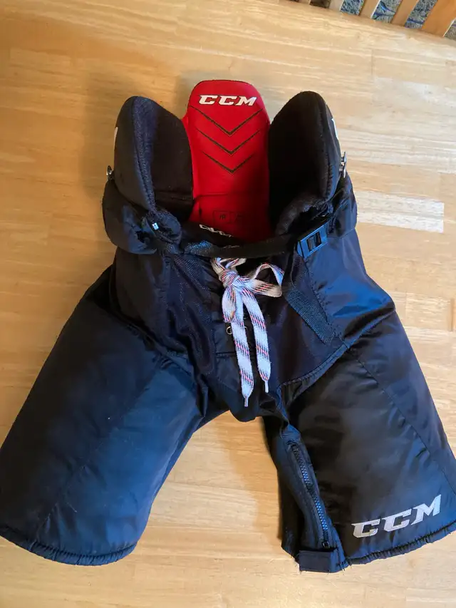 Hockey Stick and Equipment  in Hockey in Winnipeg - Image 3