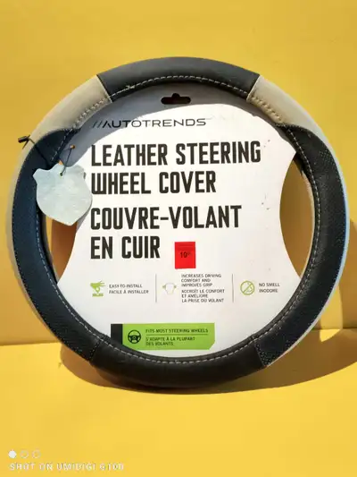 Voici un tout nouveau couvre-volant en cuir Autotrends, parfait pour personnaliser votre véhicule av...