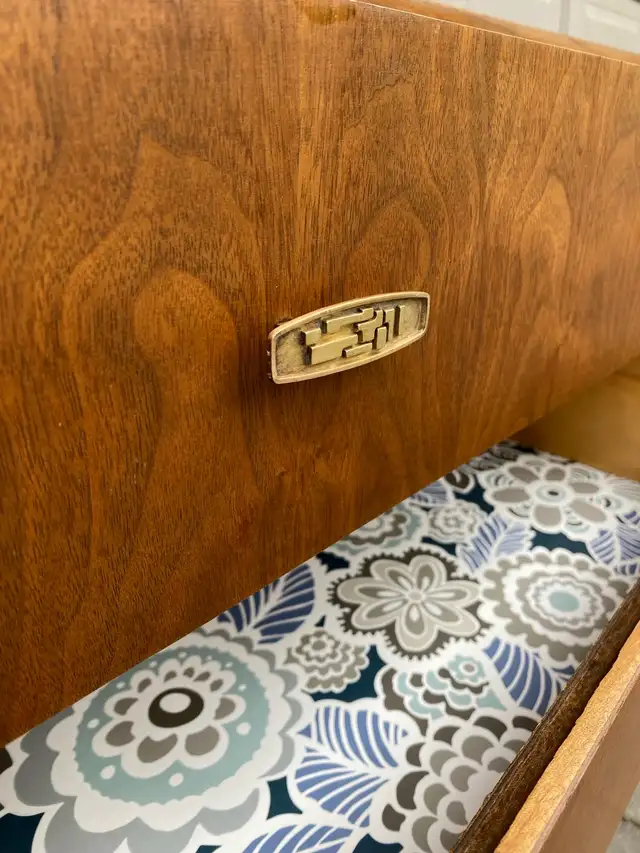 ✨ Vintage Restored MCM Wood Dresser in Dressers & Wardrobes in Oshawa / Durham Region - Image 6