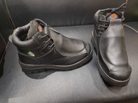 brand new safety boots size 9